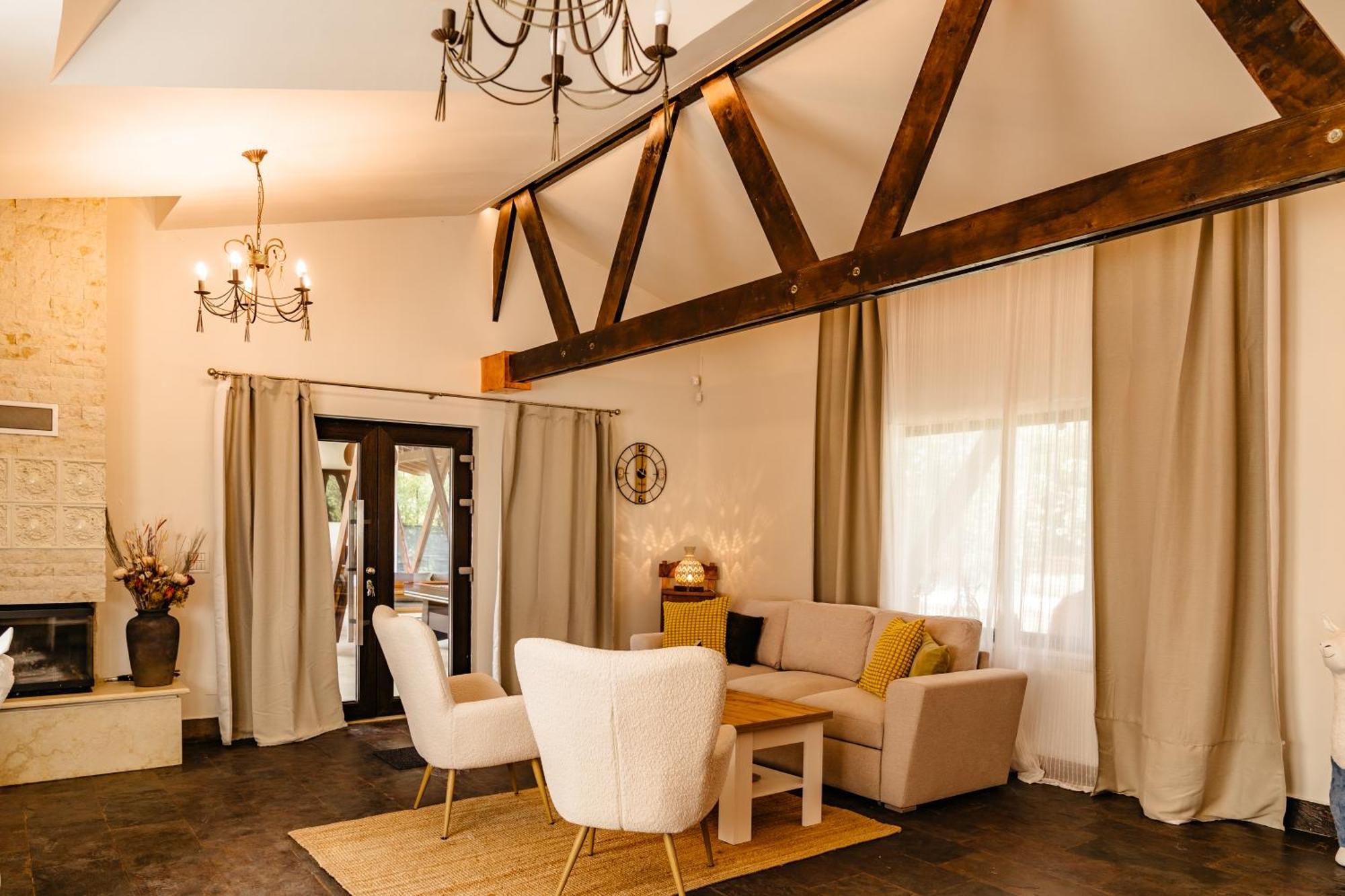 The Tribe Alpaca Retreat Hotel Branesti Ngoại thất bức ảnh