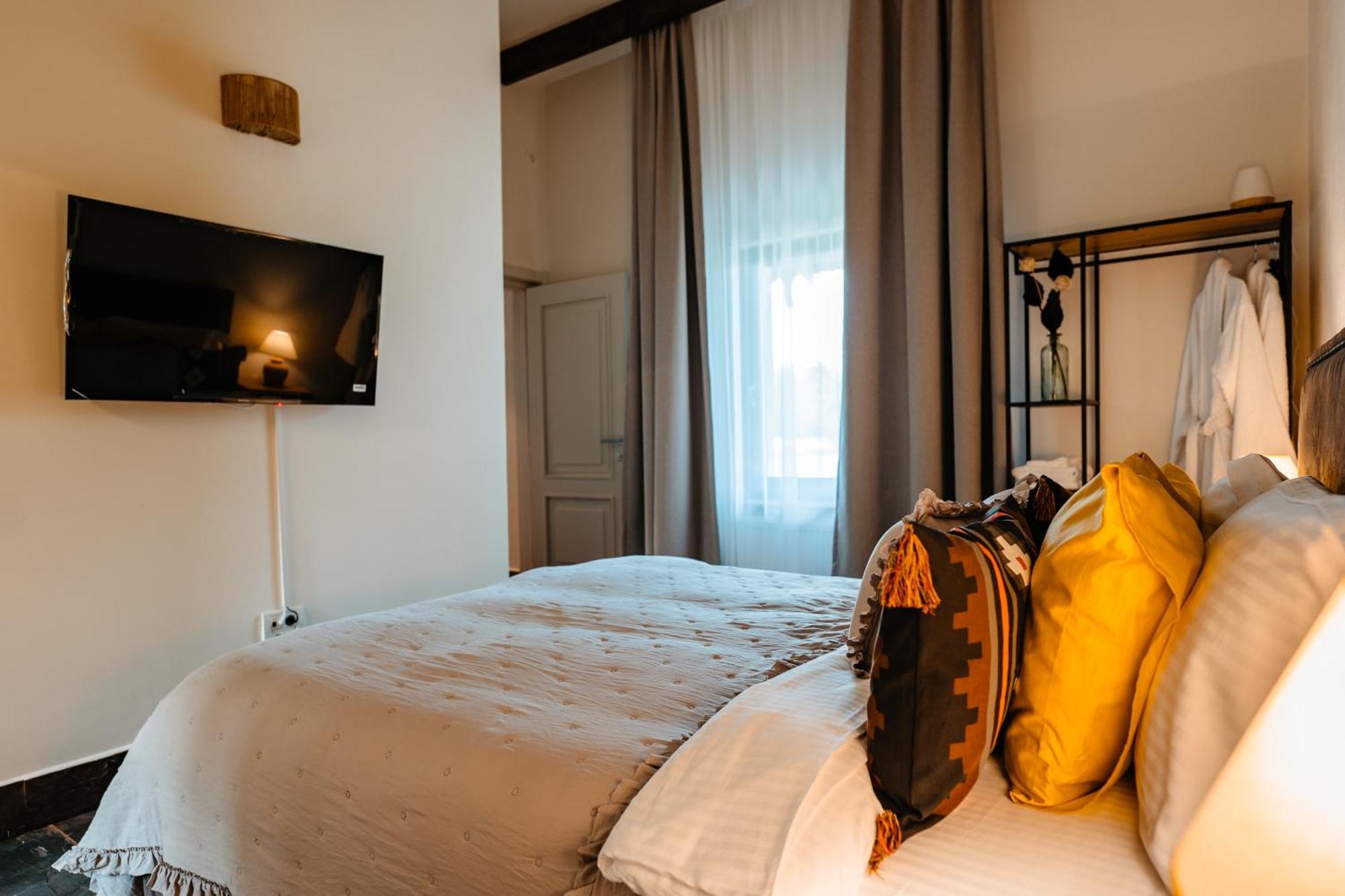 The Tribe Alpaca Retreat Hotel Branesti Ngoại thất bức ảnh