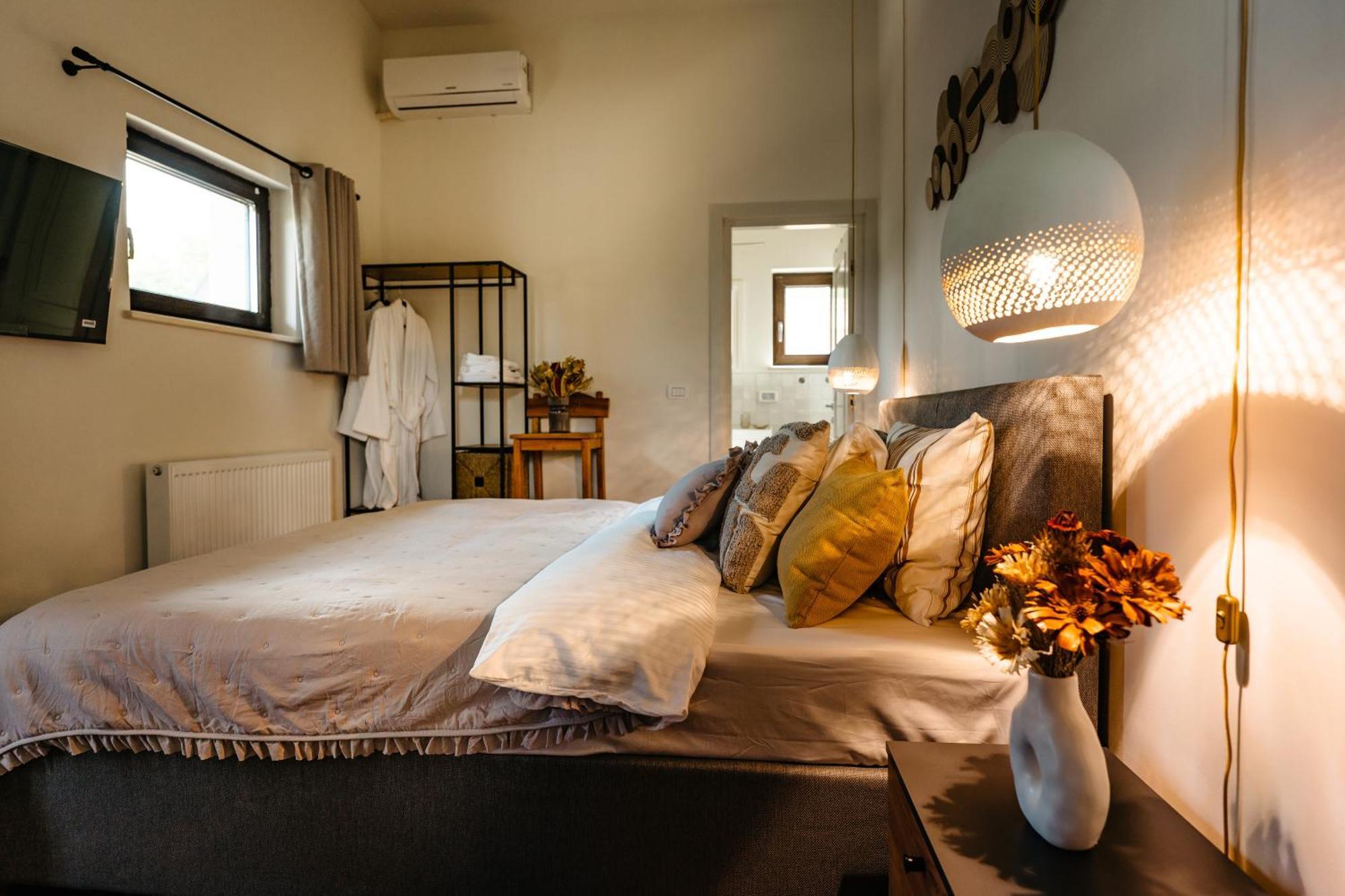 The Tribe Alpaca Retreat Hotel Branesti Ngoại thất bức ảnh